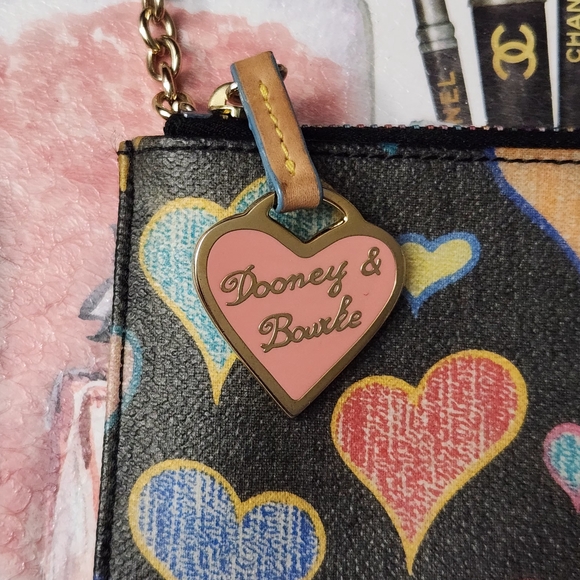 Vintage Dooney & Bourke Multicolor Heart Wristlet With Rainbow Zipper - Picture 6 of 8